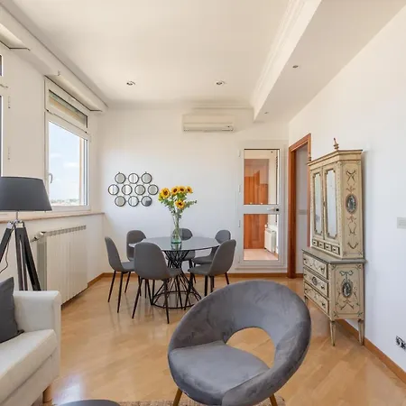 Apartmán Iflat Spacious Penthouse Near The Vatican *